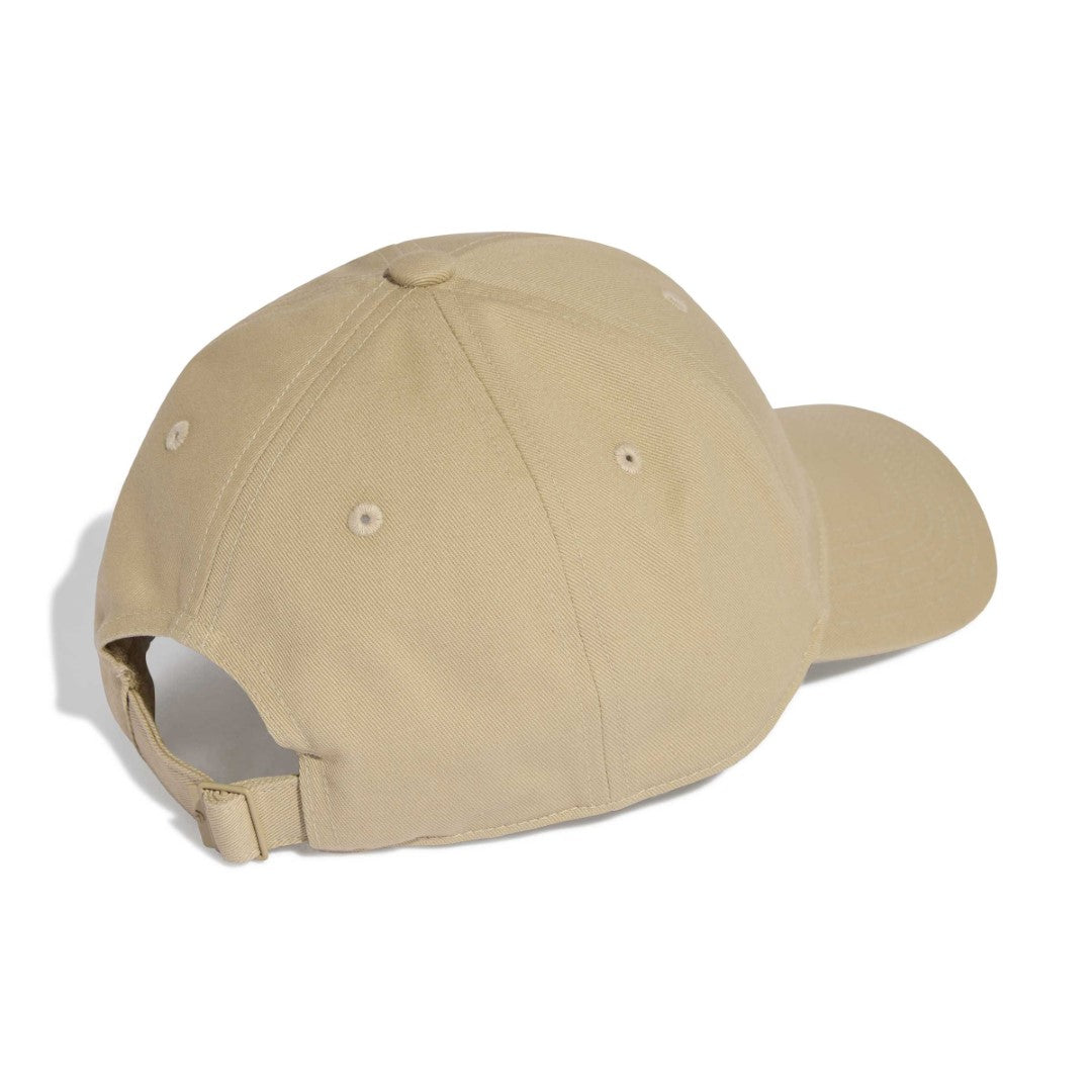 Everyday Icons With Tonal Metal Trefoil Cap