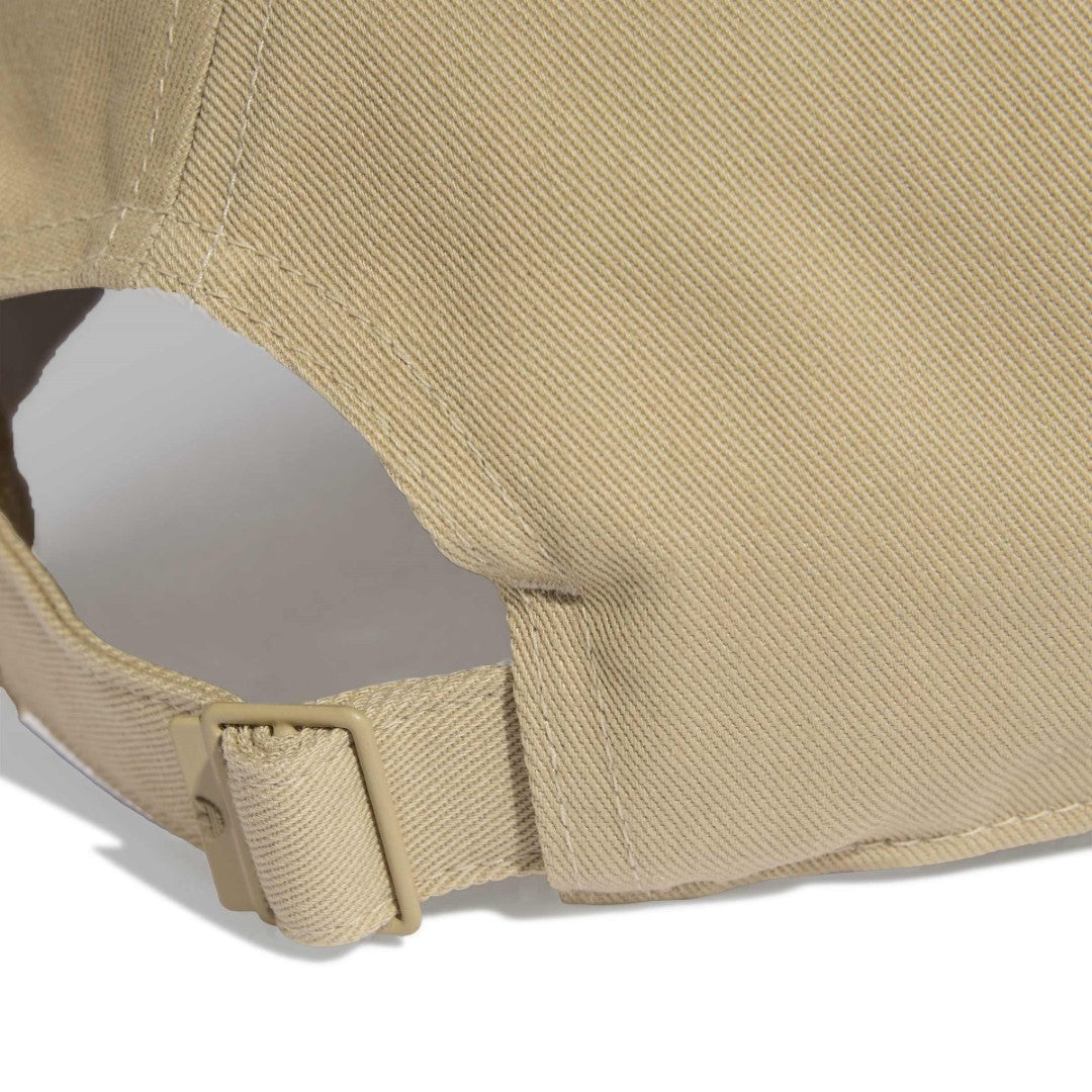 Everyday Icons With Tonal Metal Trefoil Cap