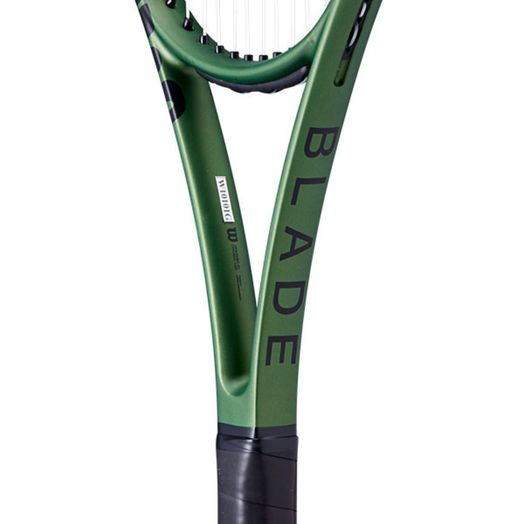 Wilson Unisex Blade 101L V8.0 1 Tennis Strung Racket