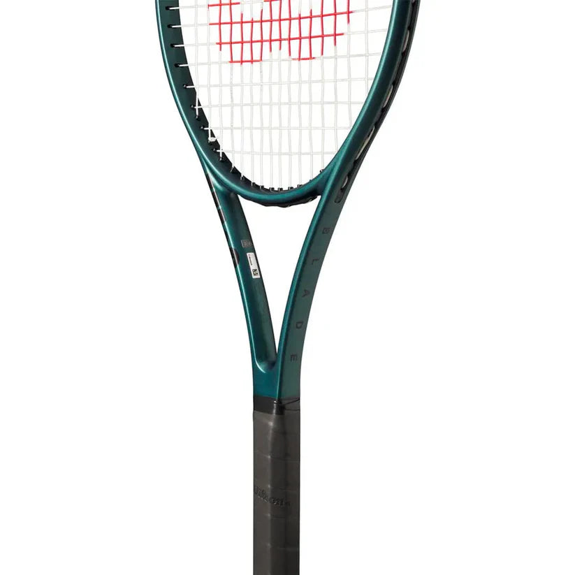 Blade 104 V9 Tennis Racket