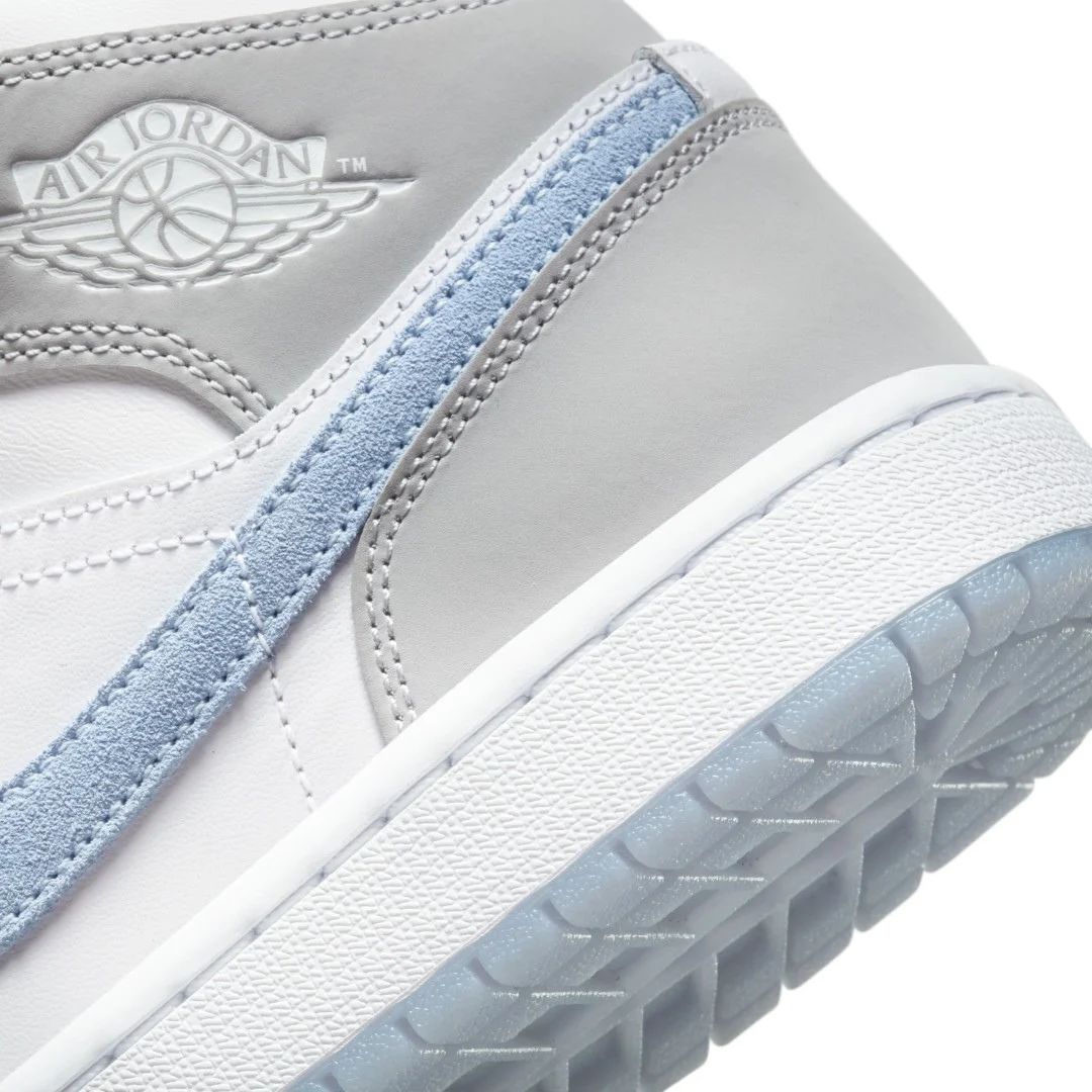 Air Jordan 1 Mid Shoes