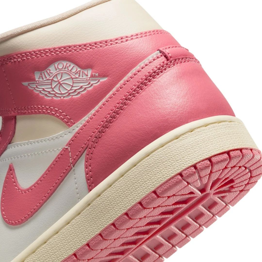 Air Jordan 1 Mid Shoes