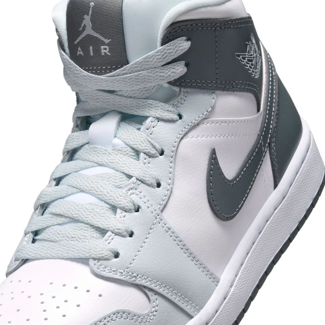 Air Jordan 1 Mid Shoes