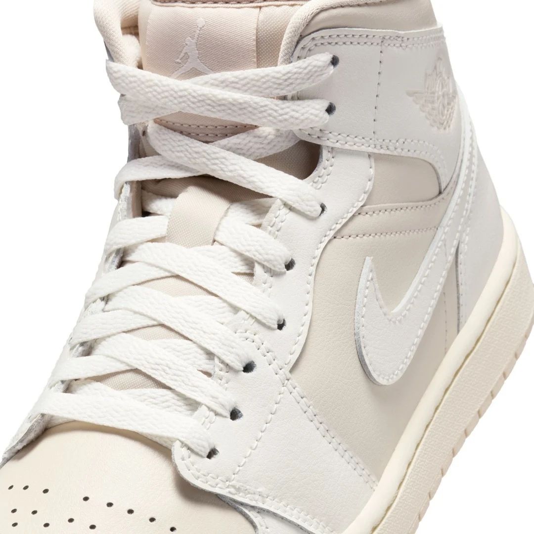 Air Jordan 1 Mid Shoes