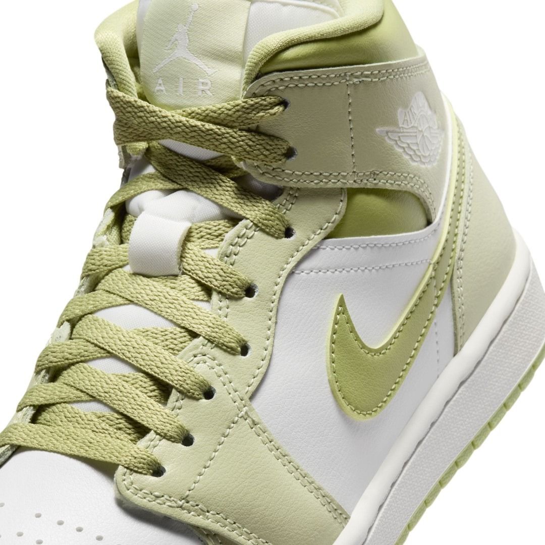 Air Jordan 1 Mid Shoes
