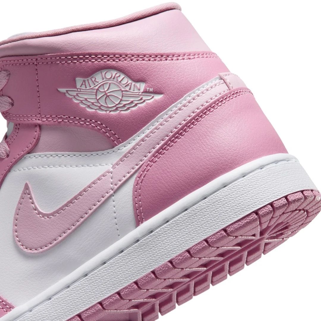 Air Jordan 1 Mid Shoes