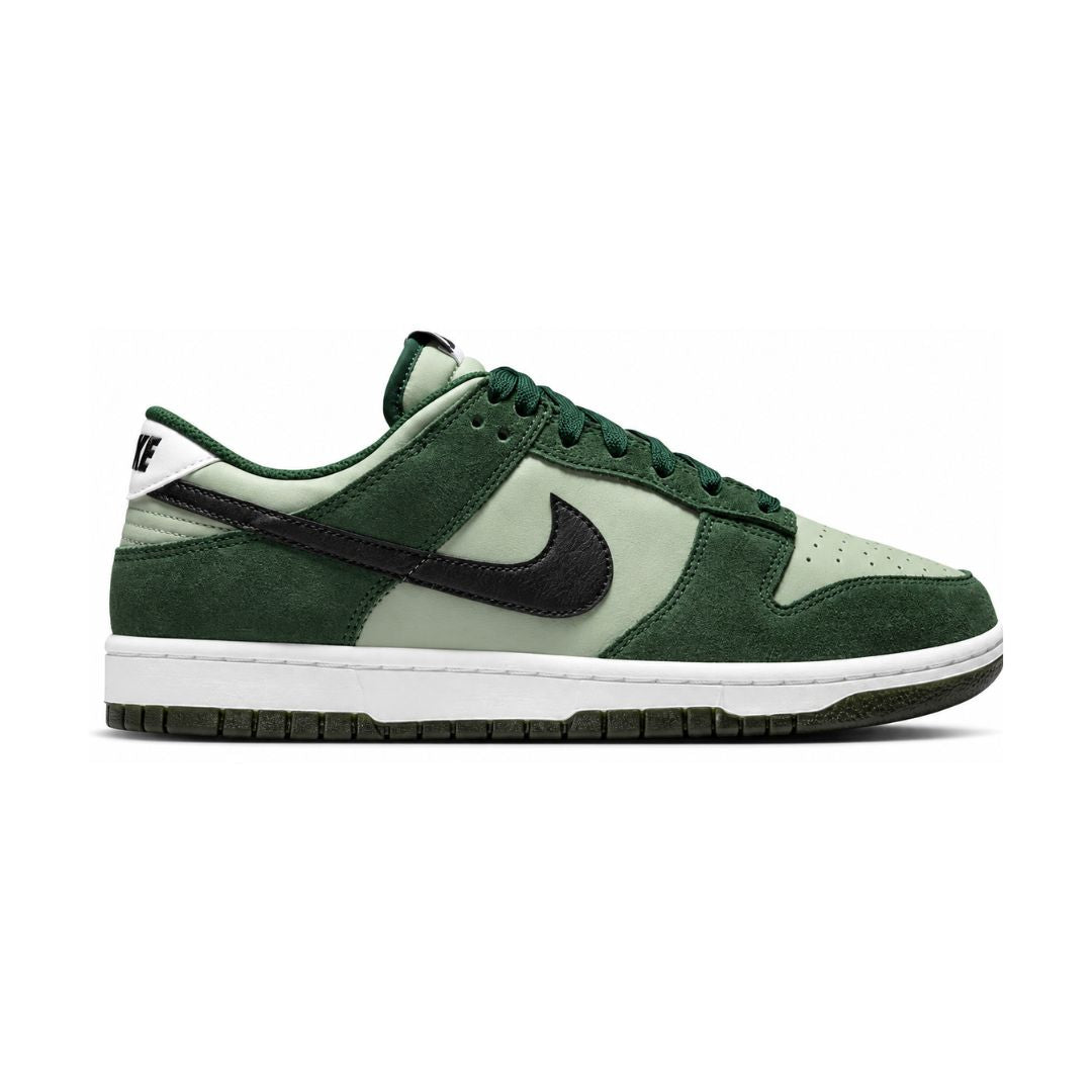 Dunk Low Retro SE Shoes