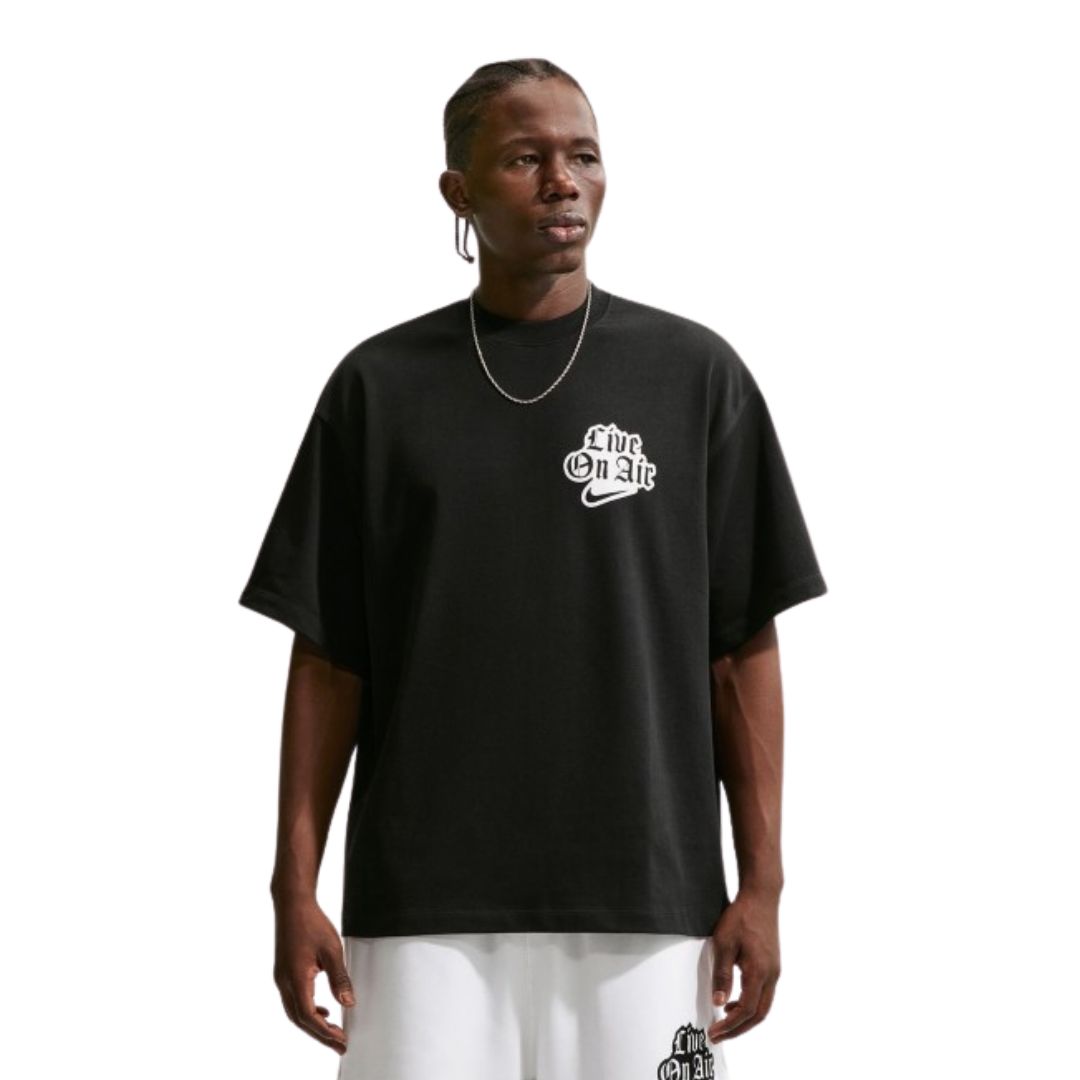 Solo Swoosh Graphic T-Shirt