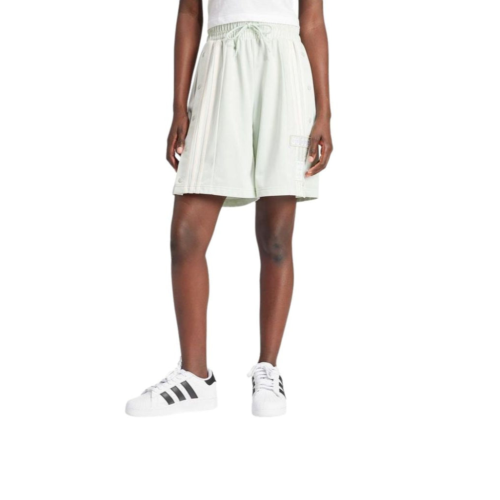 شورت أديبريك ذو الملعب المحايد