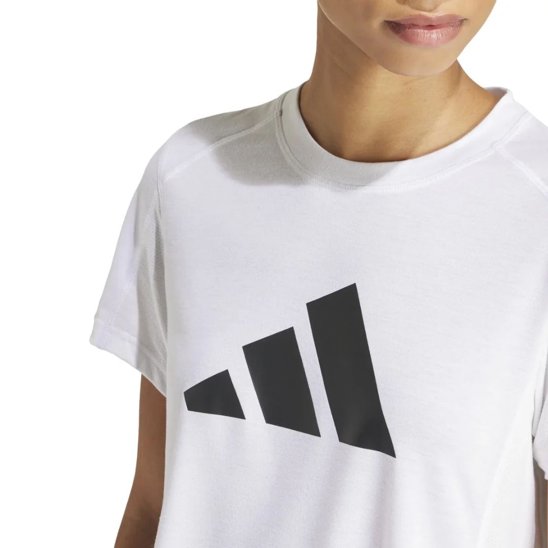 Train Essentials Big Performance Logo Training T-Shirt