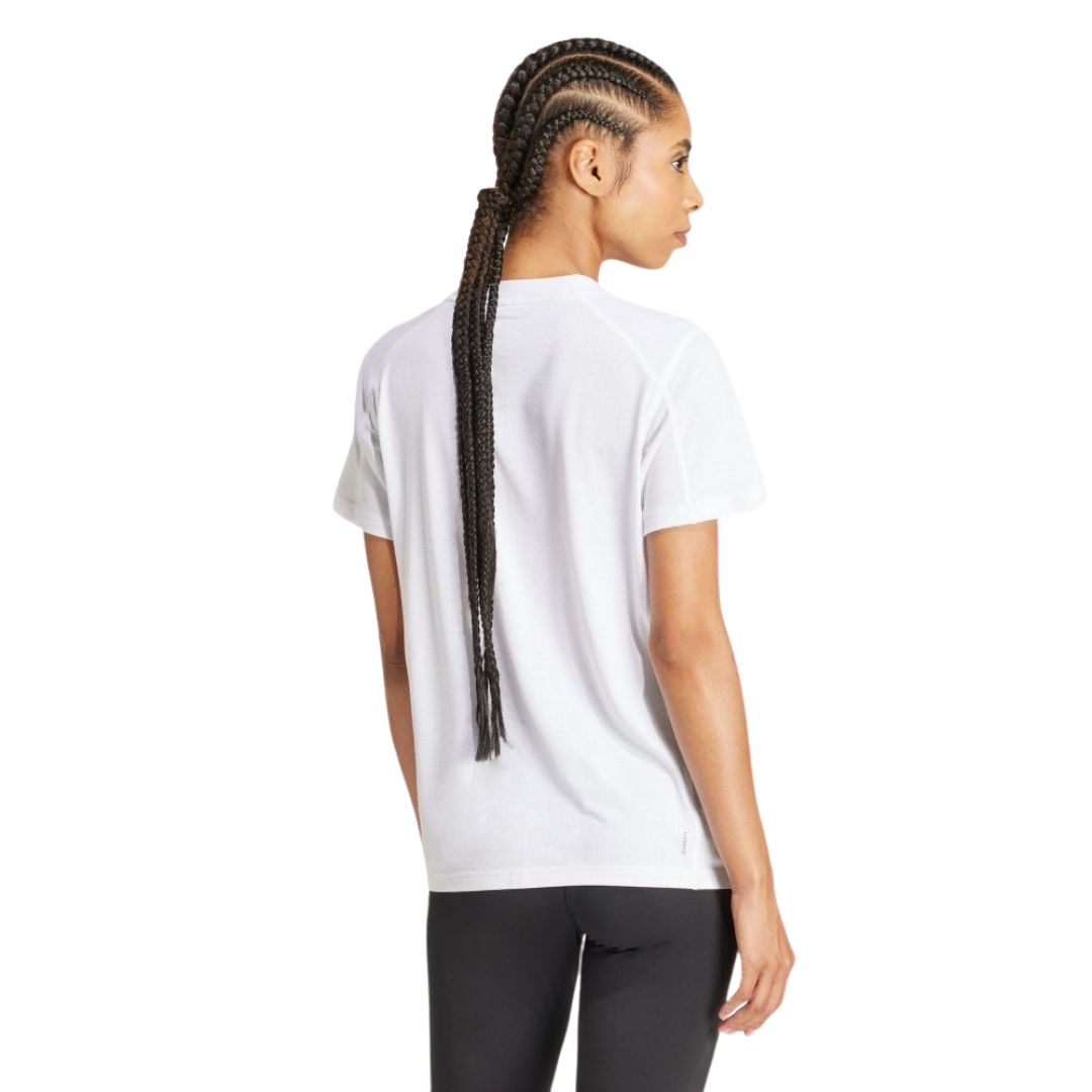 Train Essentials Big Performance Logo Training T-Shirt