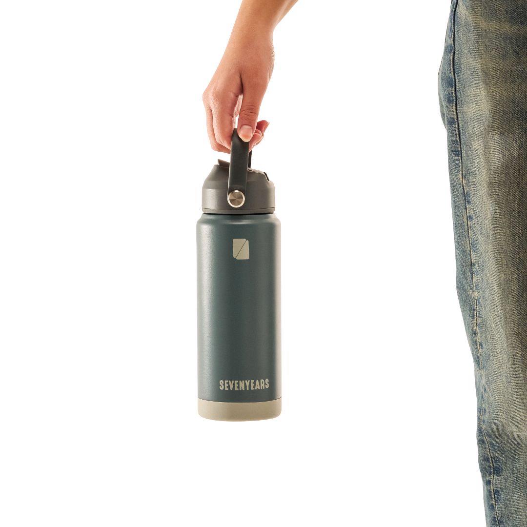 زجاجة حرارية 700 مل بغطاء شفاط