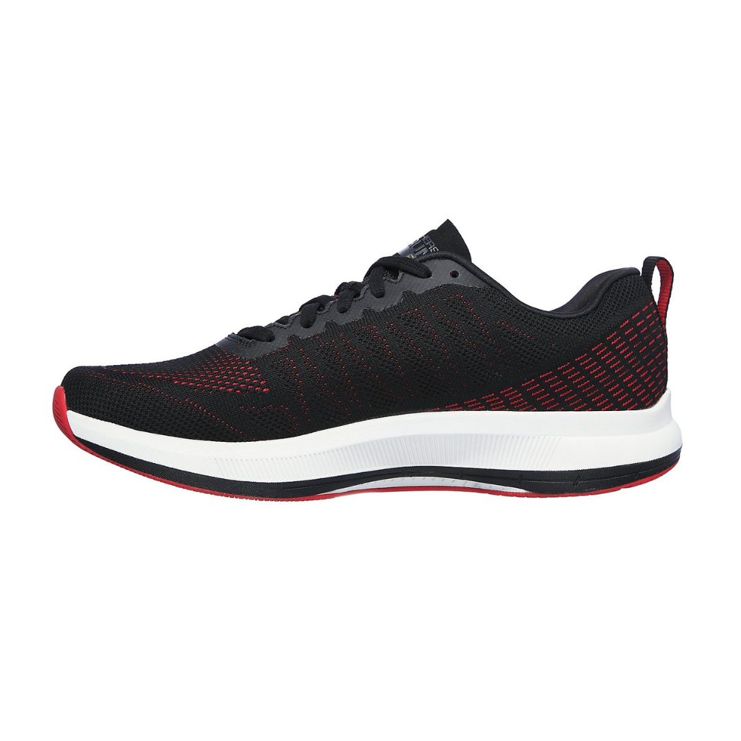 Skechers strada 2024