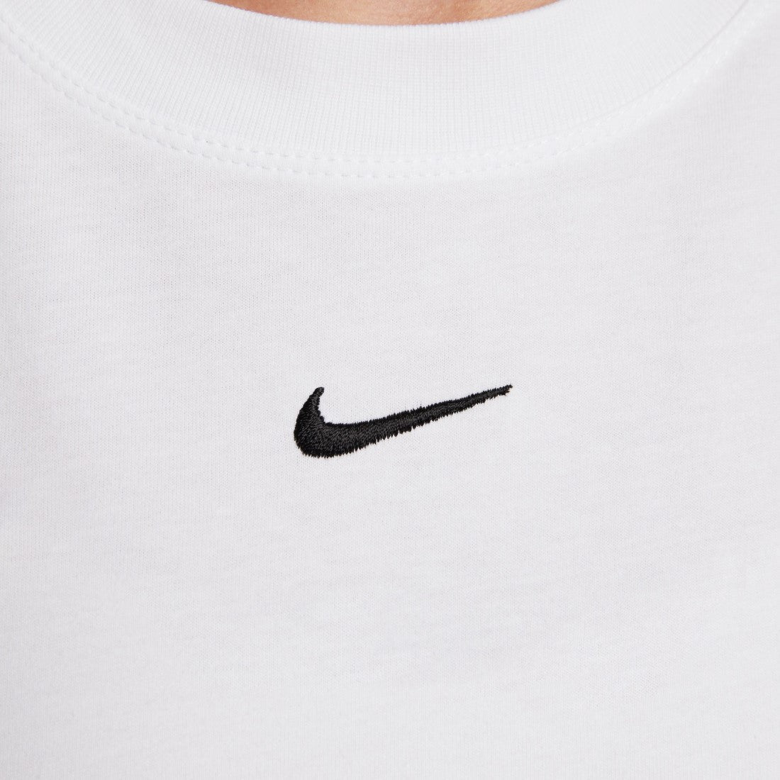 Nike Sportswear Essential T-shirt