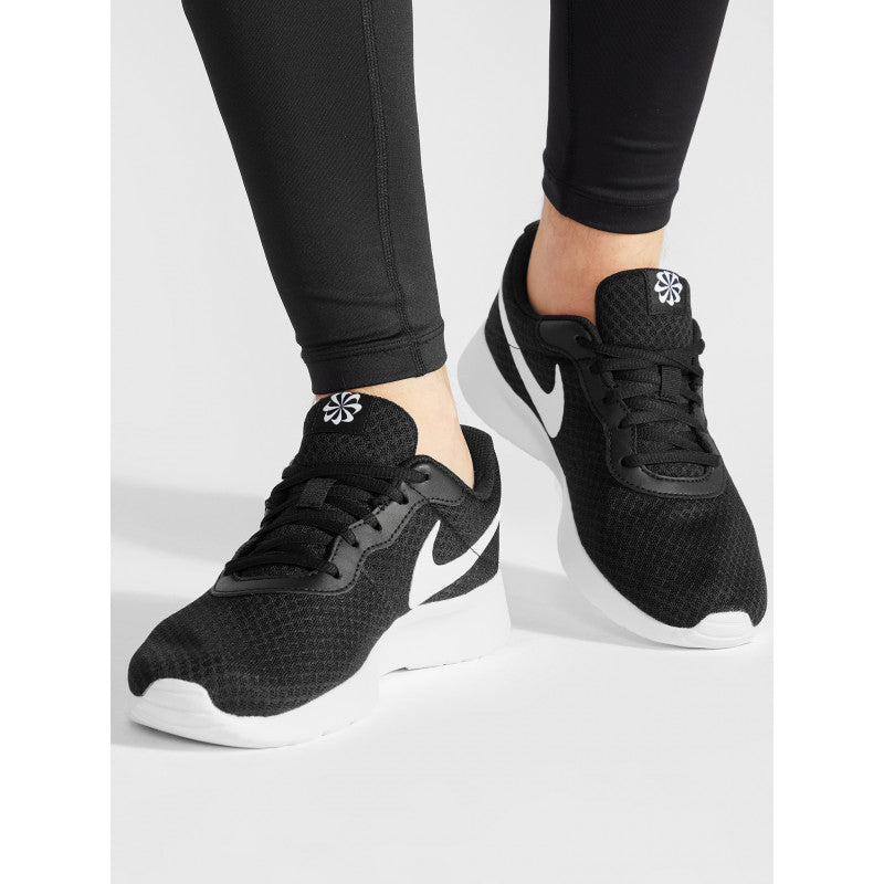 Nike tanjun lifestyle shoes Clearance